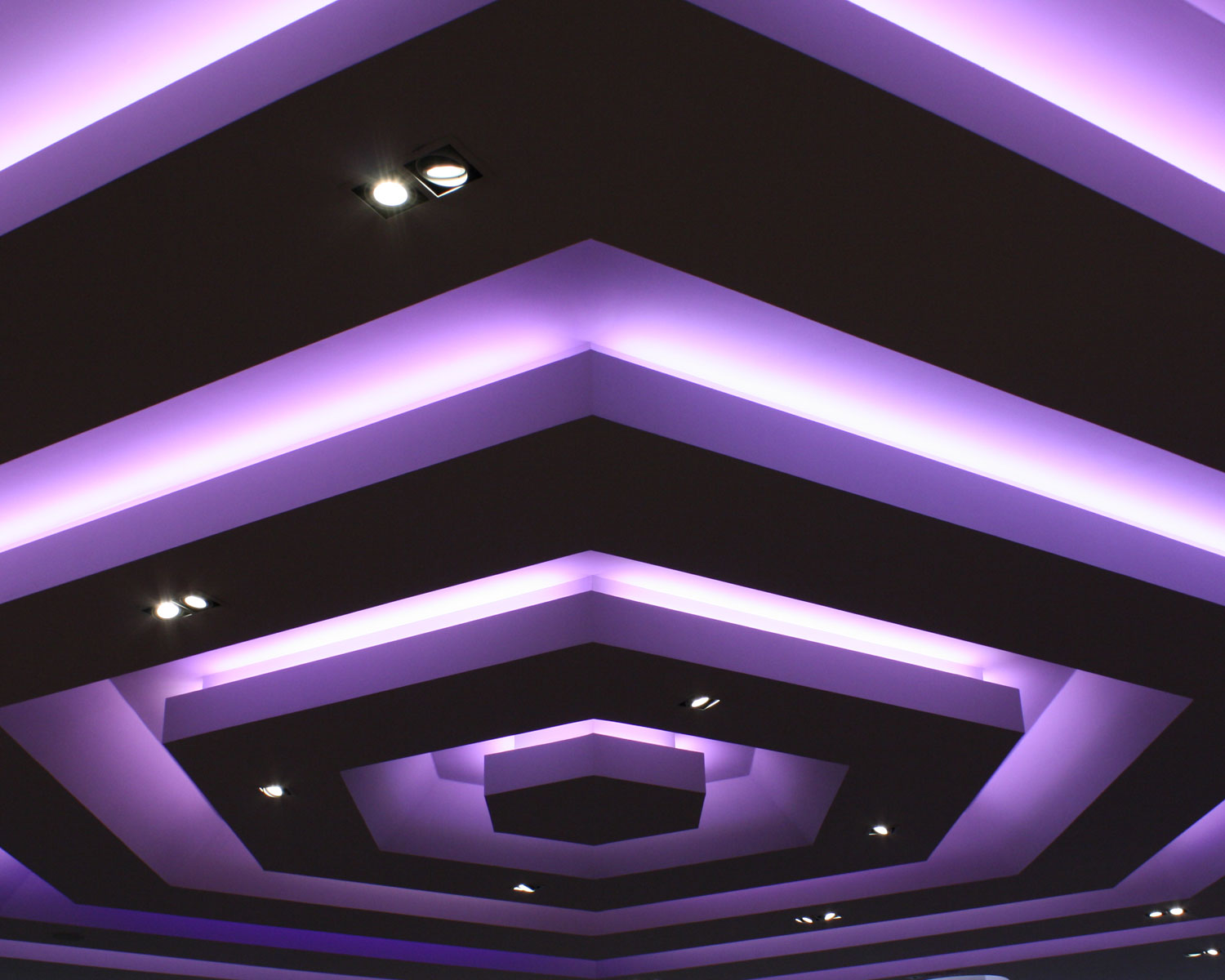 P1188 Theatre Lighting Design Purple Colour Change Feature Lighting